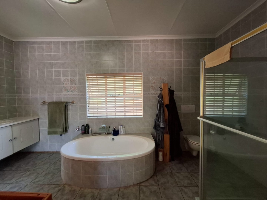4 Bedroom Property for Sale in Protea Park North West